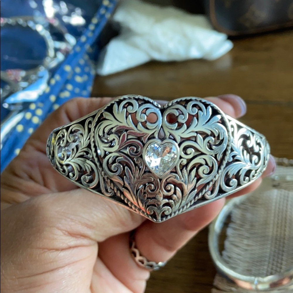 Jewelry earrings bracelet necklaces